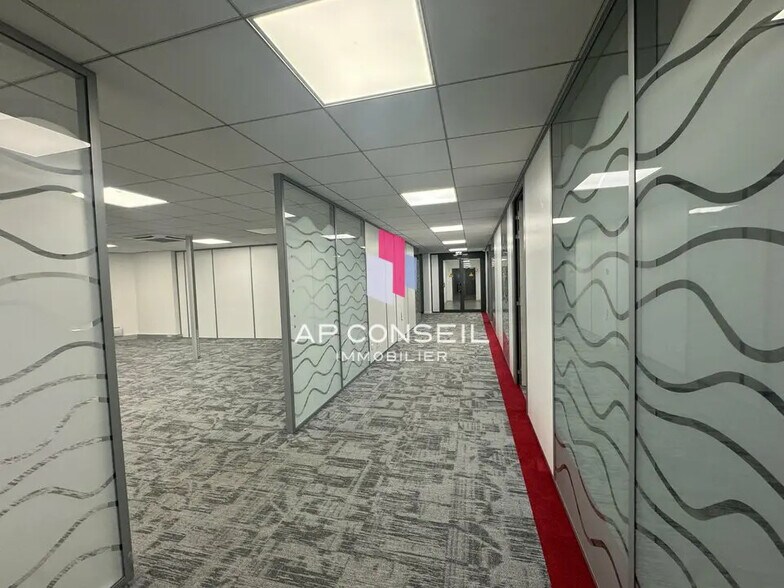 Office in Meudon for lease - Interior Photo - Image 2 of 7