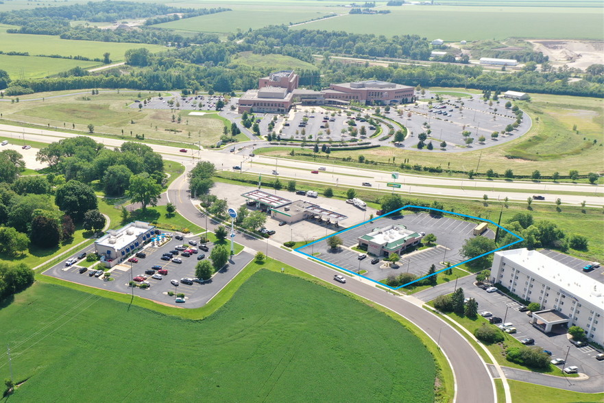 632 Midland Rd, Janesville, WI for sale - Building Photo - Image 1 of 9