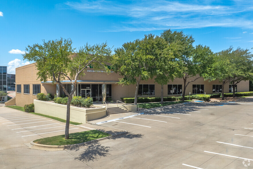 1720 Lakepointe Dr, Lewisville, TX for lease - Building Photo - Image 3 of 15