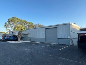 16121 Pine Ridge Rd, Fort Myers, FL for lease Building Photo- Image 1 of 2