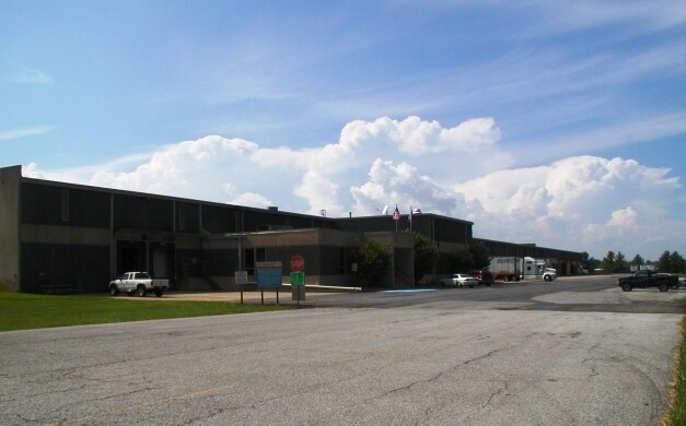 443 S Oak Ln, Lyndhurst, VA for sale Primary Photo- Image 1 of 1