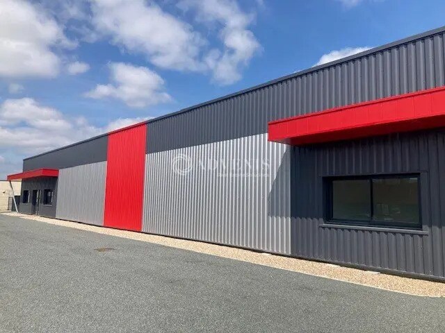 Office in Bergerac for lease - Building Photo - Image 2 of 3