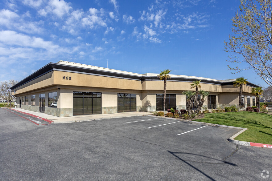 660 W Locust Ave, Fresno, CA for lease - Building Photo - Image 3 of 8