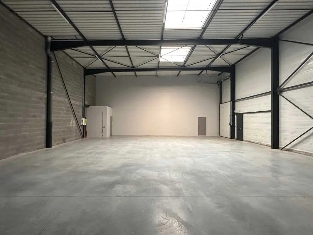 Flex in Genay for lease Interior Photo- Image 1 of 8