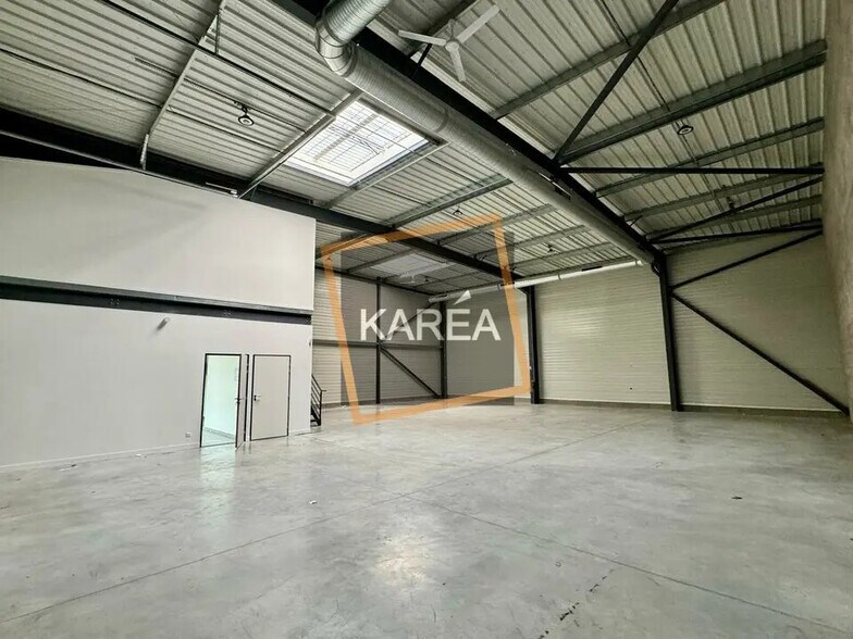 Flex in Bailly-Romainvilliers for lease - Interior Photo - Image 2 of 5