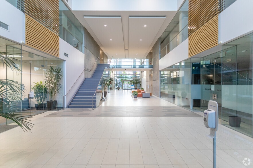 13888 Wireless Way, Richmond, BC for lease - Lobby - Image 3 of 9