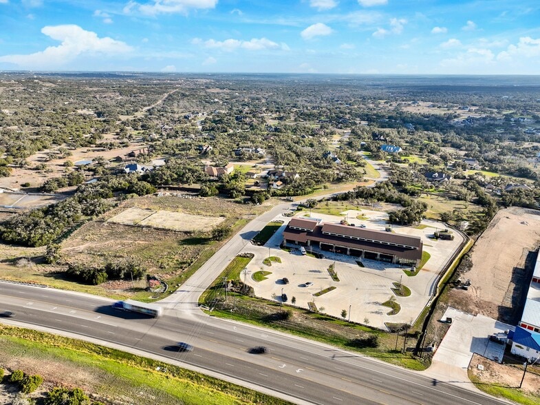 136 Drifting Wind Run, Dripping Springs, TX for lease - Building Photo - Image 3 of 60