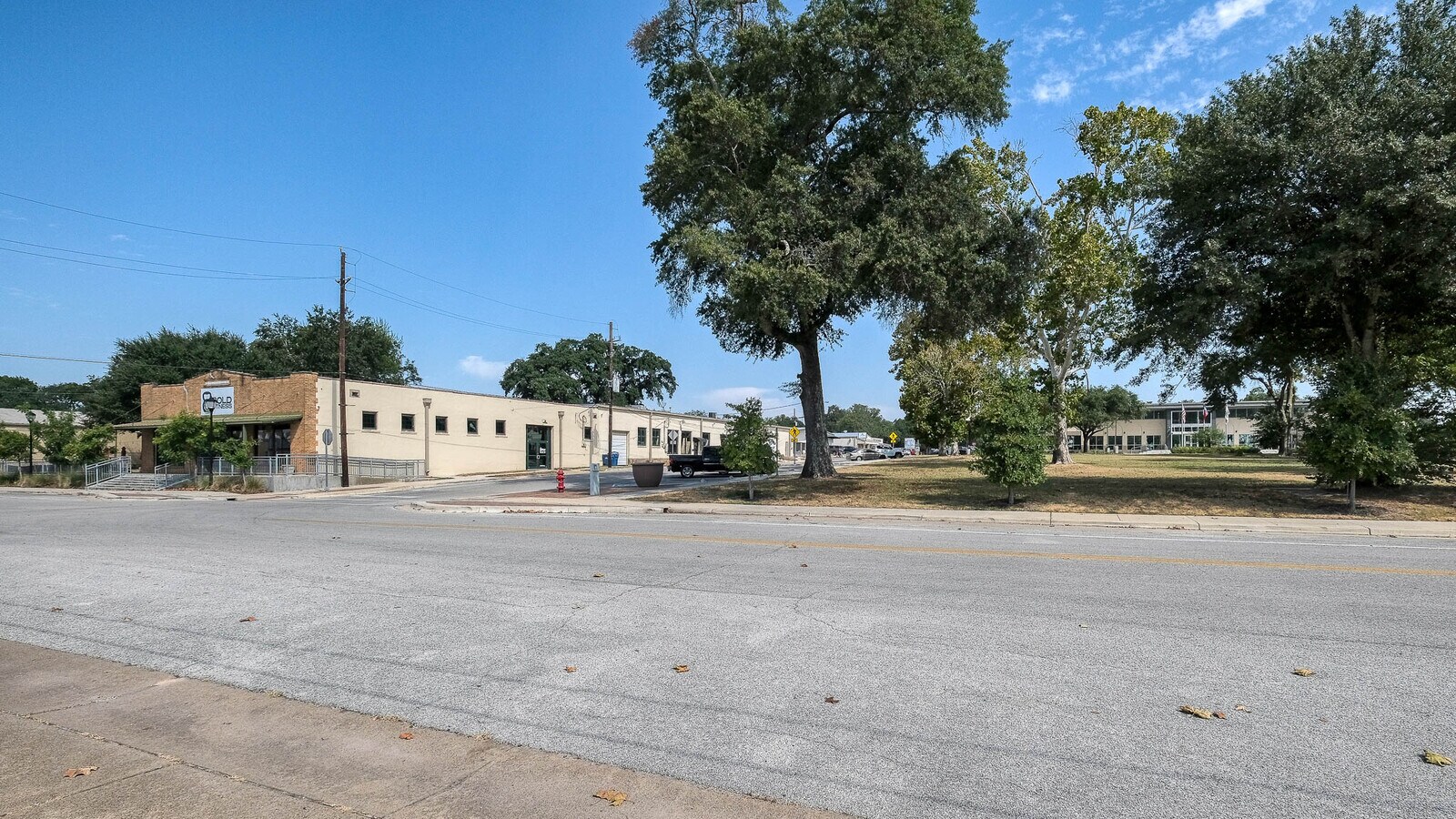 2302 Main St, Waller, TX 77484 Office for Sale