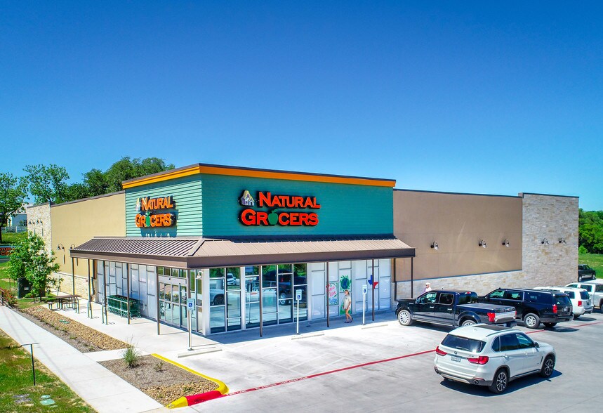 610 E Main St, Fredericksburg, TX for sale - Primary Photo - Image 1 of 1