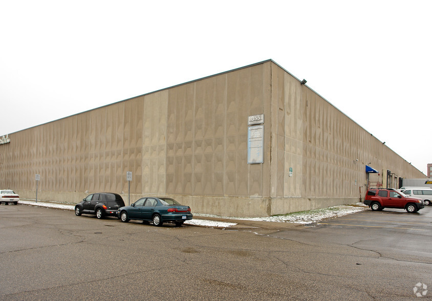 355 8th St E, Saint Paul, MN for lease - Primary Photo - Image 2 of 5