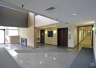 29255 Northwestern Hwy, Southfield, MI for sale Interior Photo- Image 2 of 3