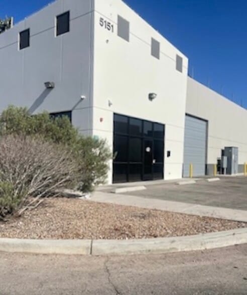 5151 W Oquendo Rd, Las Vegas, NV for lease - Building Photo - Image 3 of 11