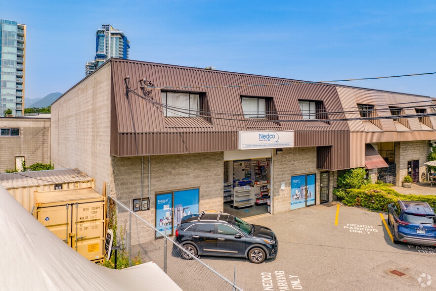 1448 Crown St, North Vancouver District, BC for lease - Primary Photo - Image 1 of 3