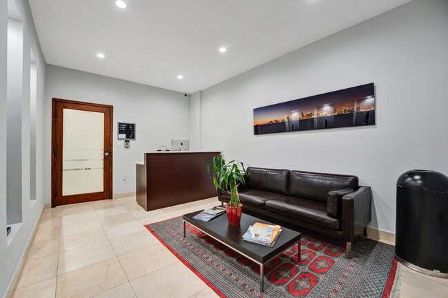 2333 Brickell Ave, Miami, FL 33129 - Unit D-1 -  - Interior Photo - Image 1 of 34