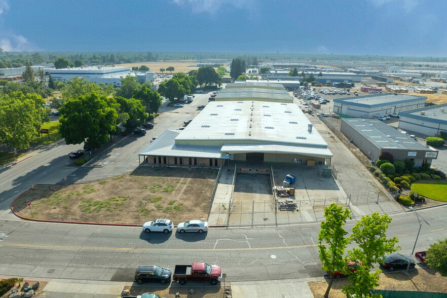 2170 Wardrobe Ave, Merced, CA for lease - Building Photo - Image 3 of 10