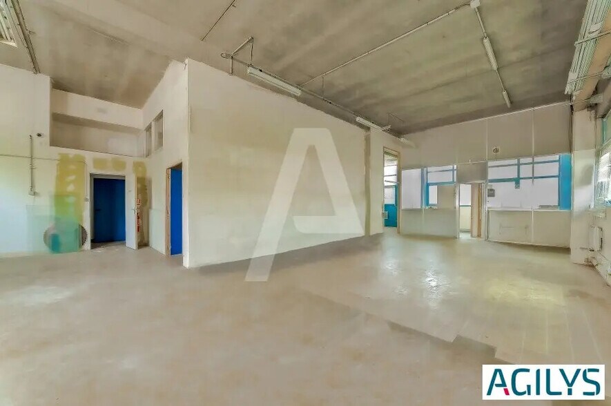 Industrial in Villejuif for lease - Interior Photo - Image 3 of 5