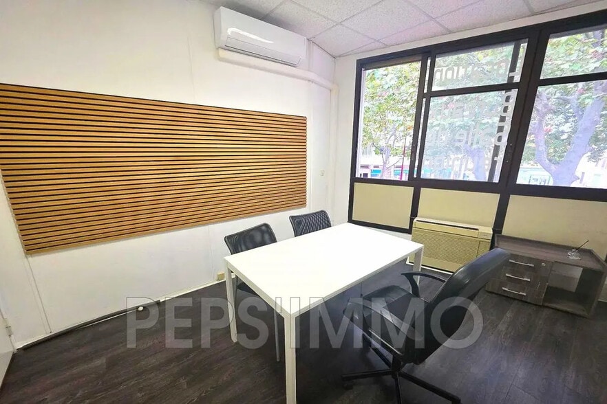 Office in Marignane for sale - Building Photo - Image 3 of 8