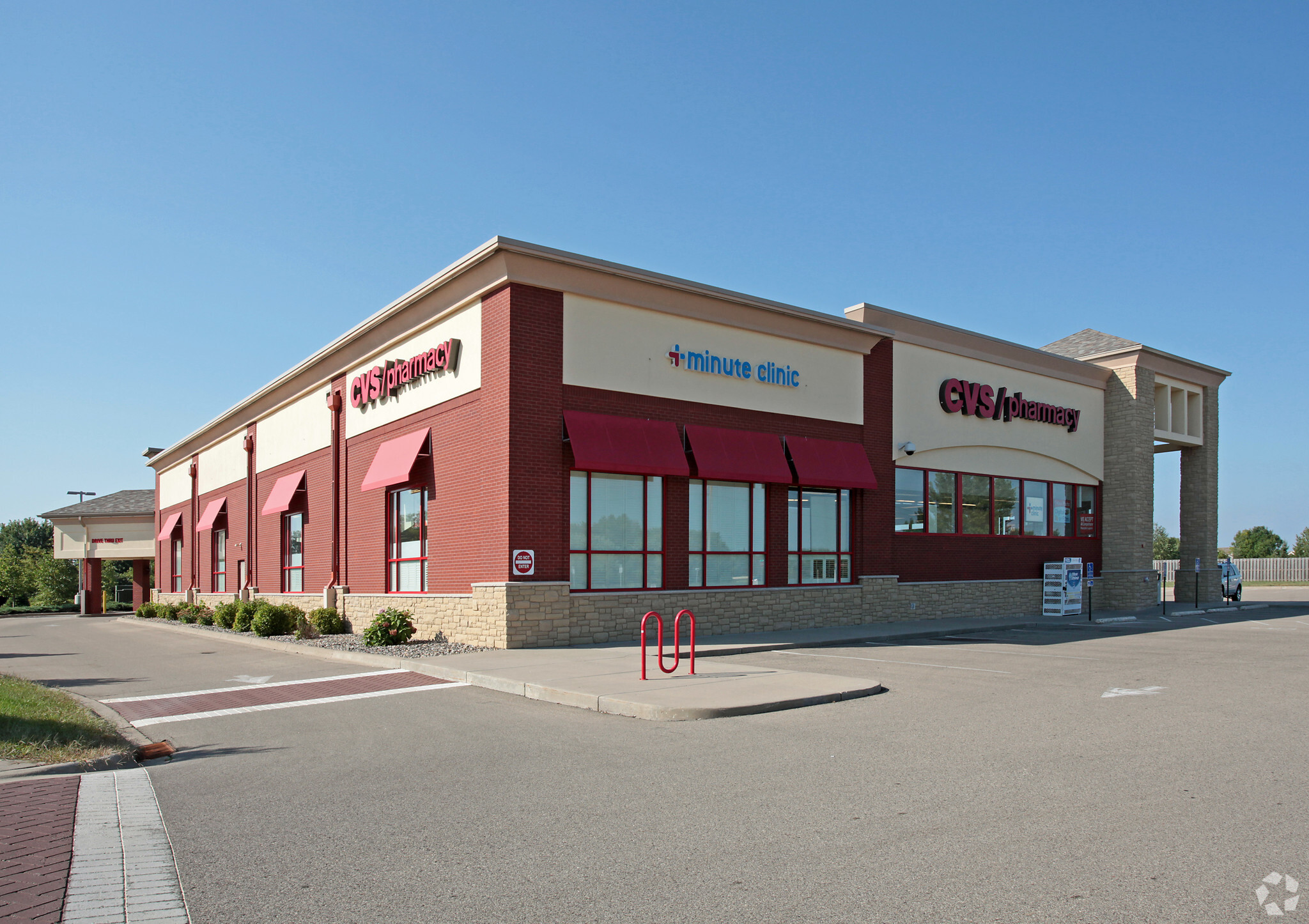 15115 Dove Trl, Apple Valley, MN for lease Building Photo- Image 1 of 4