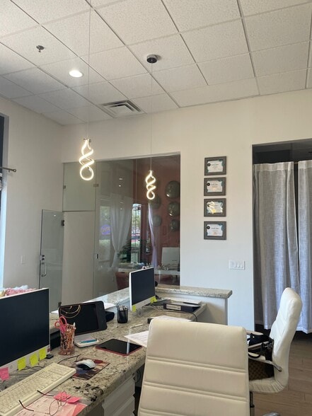 3930 W Craig Rd, North Las Vegas, NV for lease - Building Photo - Image 3 of 7