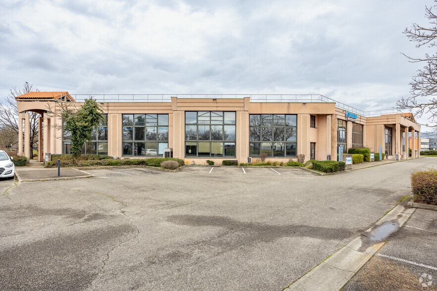 Office in Bron for sale - Building Photo - Image 3 of 3