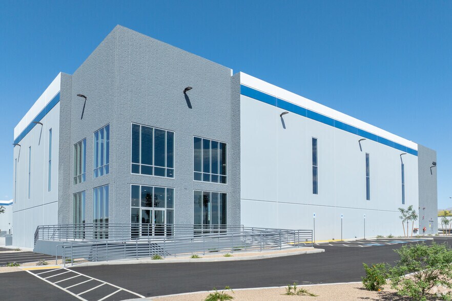 Lamb Blvd Blvd, Las Vegas, NV for sale - Primary Photo - Image 1 of 1