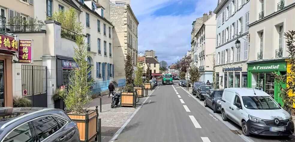 Retail in Saint-Germain-en-Laye for lease - Building Photo - Image 2 of 5