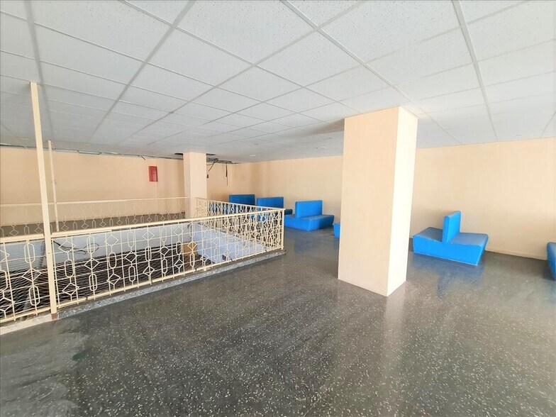 Retail in València for sale - Building Photo - Image 2 of 17
