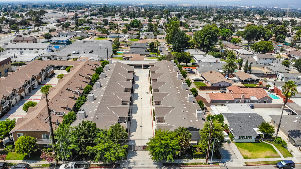 5245 N Barranca Ave, Covina, CA for sale - Primary Photo - Image 1 of 1