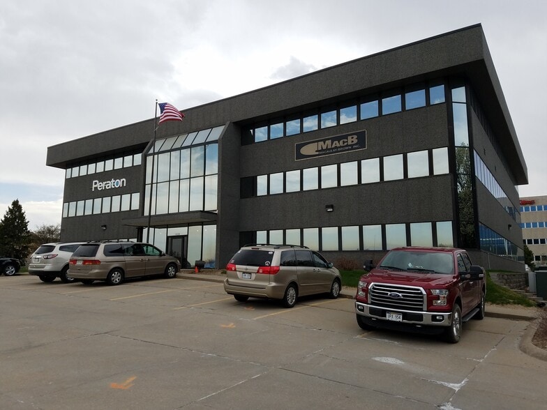 1408 Fort Crook Rd, Bellevue, NE for lease - Building Photo - Image 1 of 25