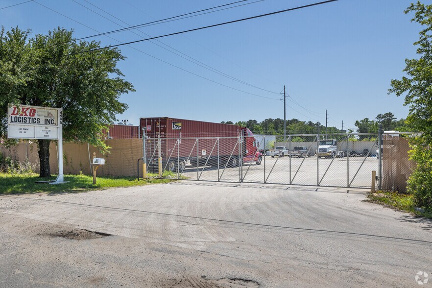 4405 Tremont Rd, Savannah, GA 31415