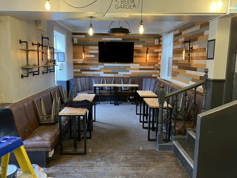 2 Carson Rd, Sheffield for sale - Interior Photo - Image 2 of 16