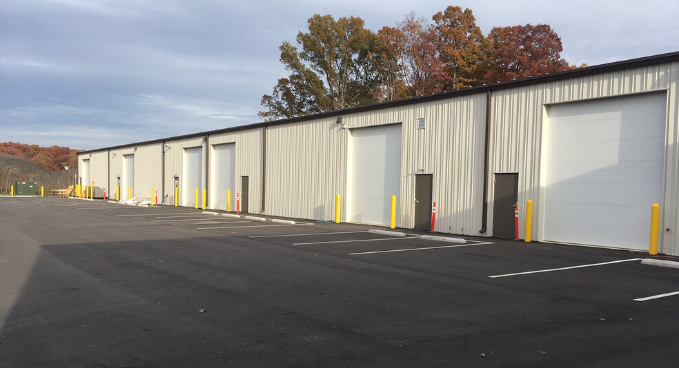 2305 Commerce Center Dr, Rockville, VA for lease - Building Photo - Image 2 of 6