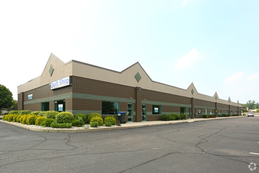 10489 Grand River Rd, Brighton, MI for lease - Primary Photo - Image 1 of 6