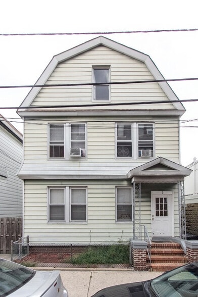 7 Newark Bay Ct, Bayonne, NJ for sale - Building Photo - Image 1 of 17