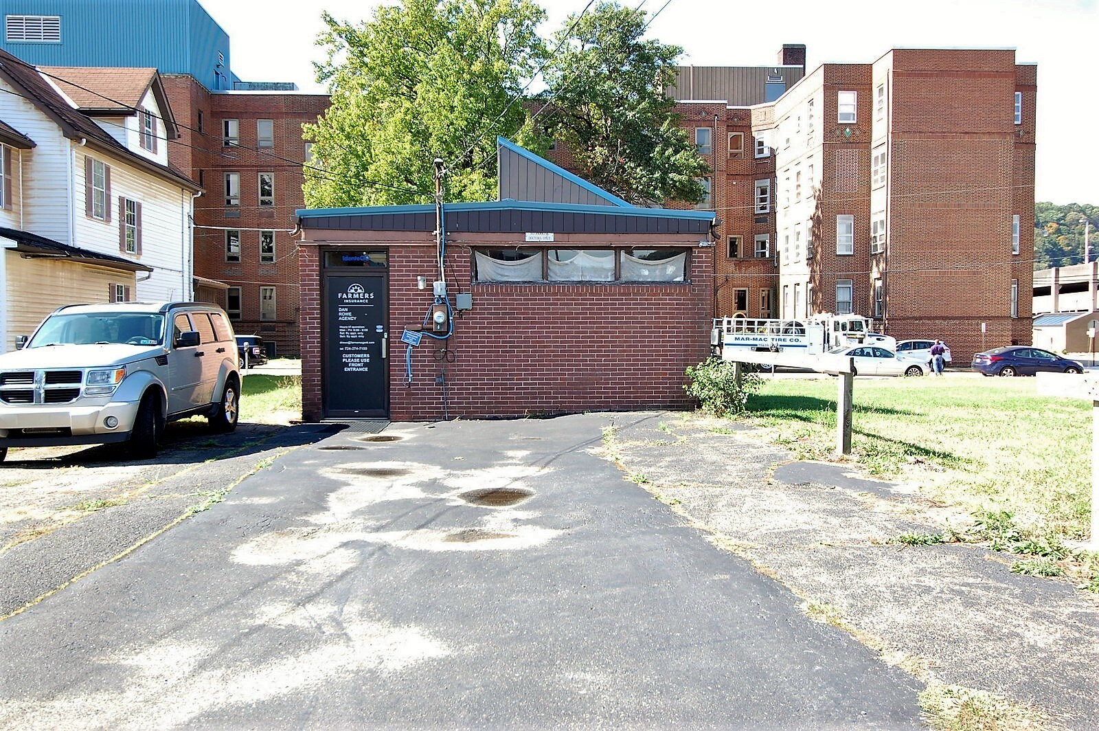 638 4th Ave, New Kensington, PA 15068 Farmer's Insurance Agency