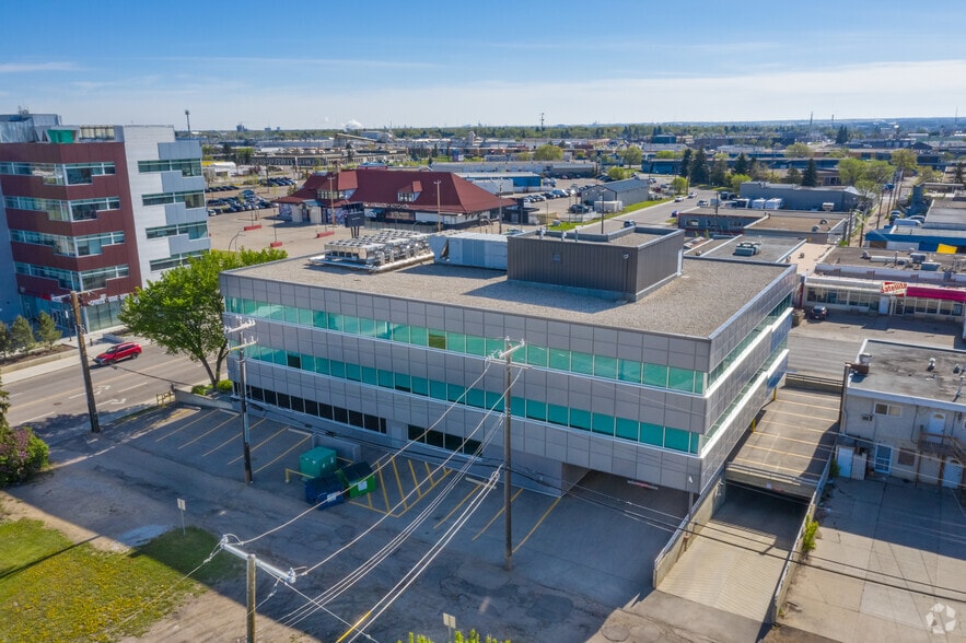6020 104th St NW, Edmonton, AB for lease - Building Photo - Image 2 of 13