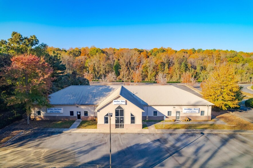 6023 Beatties Ford Rd., Charlotte, NC for lease - Building Photo - Image 1 of 24