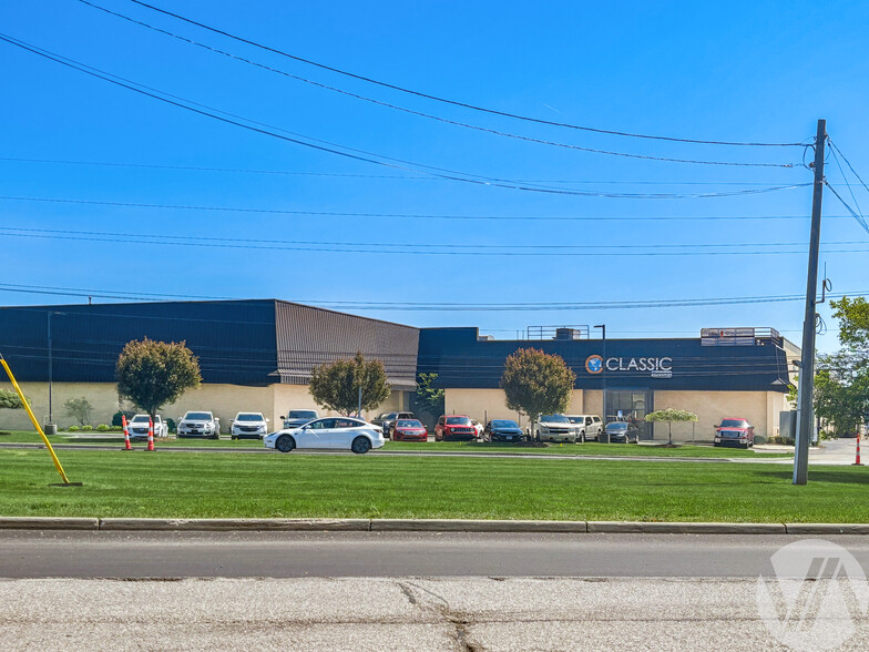 2400 Stephenson Hwy, Troy, MI for lease - Building Photo - Image 1 of 8