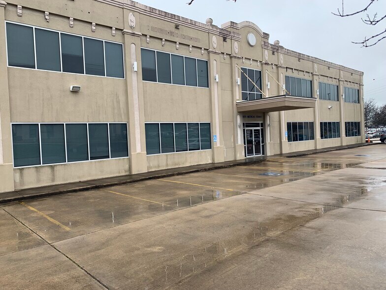 605 Medical Ct, Brenham, TX 77833