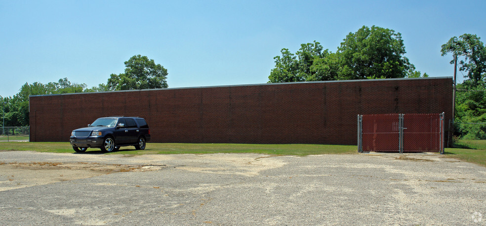 307 S Center St, Goldsboro, NC for lease - Building Photo - Image 2 of 2