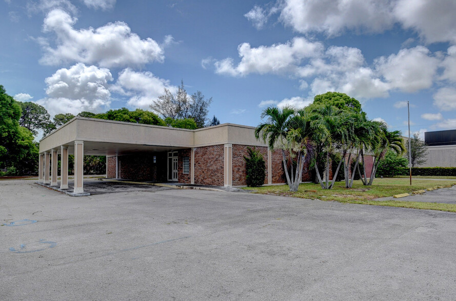 3772 S Military Trl, Lake Worth, FL for lease - Building Photo - Image 1 of 9