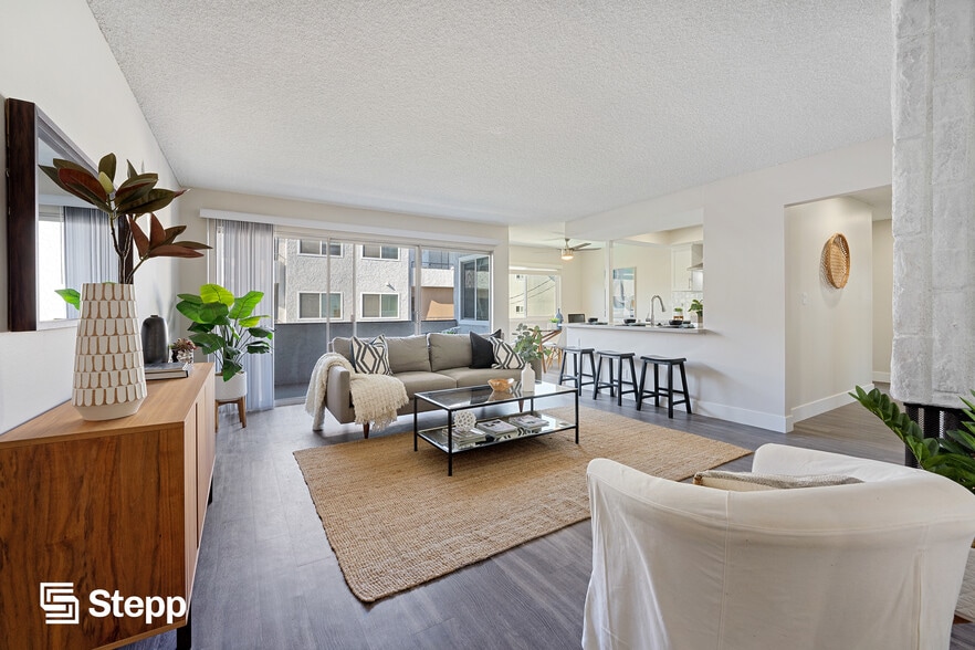 425 Coronado Ave, Long Beach, CA for sale - Building Photo - Image 3 of 10