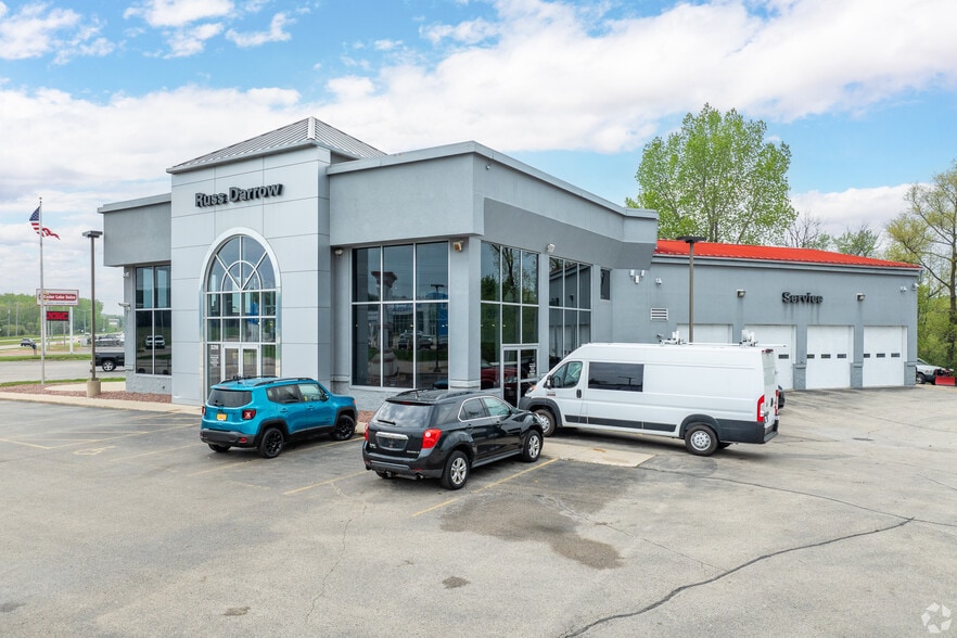 3210 W Washington St, West Bend, WI for lease - Building Photo - Image 3 of 26