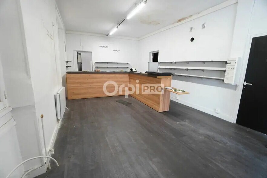 Retail in Dijon for lease - Building Photo - Image 2 of 4