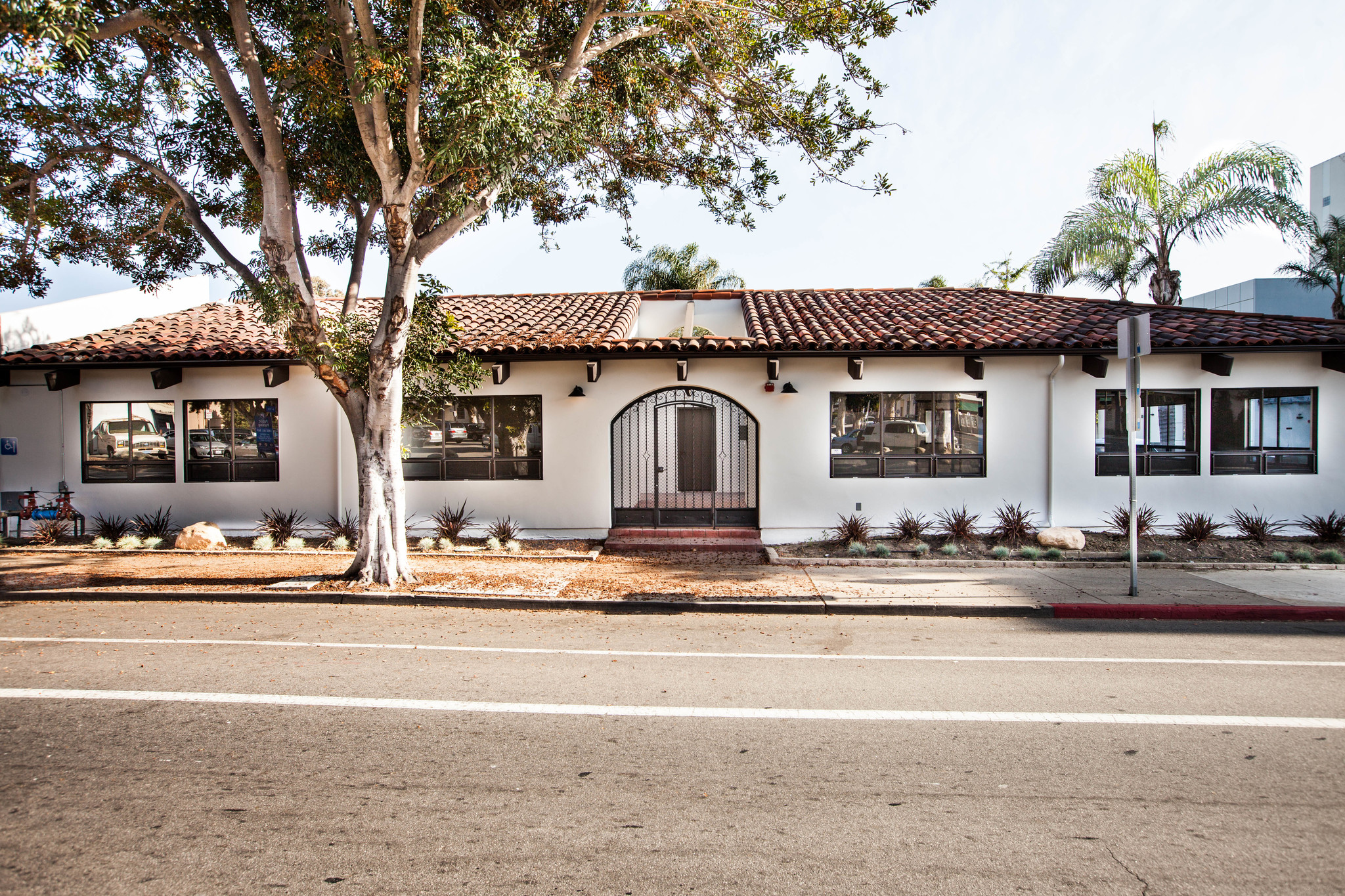 300 E Santa Clara St, Ventura, CA for lease Primary Photo- Image 1 of 5