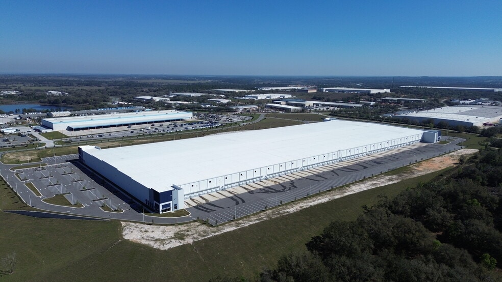 7453 Republic Dr, Groveland, FL for lease - Building Photo - Image 2 of 7