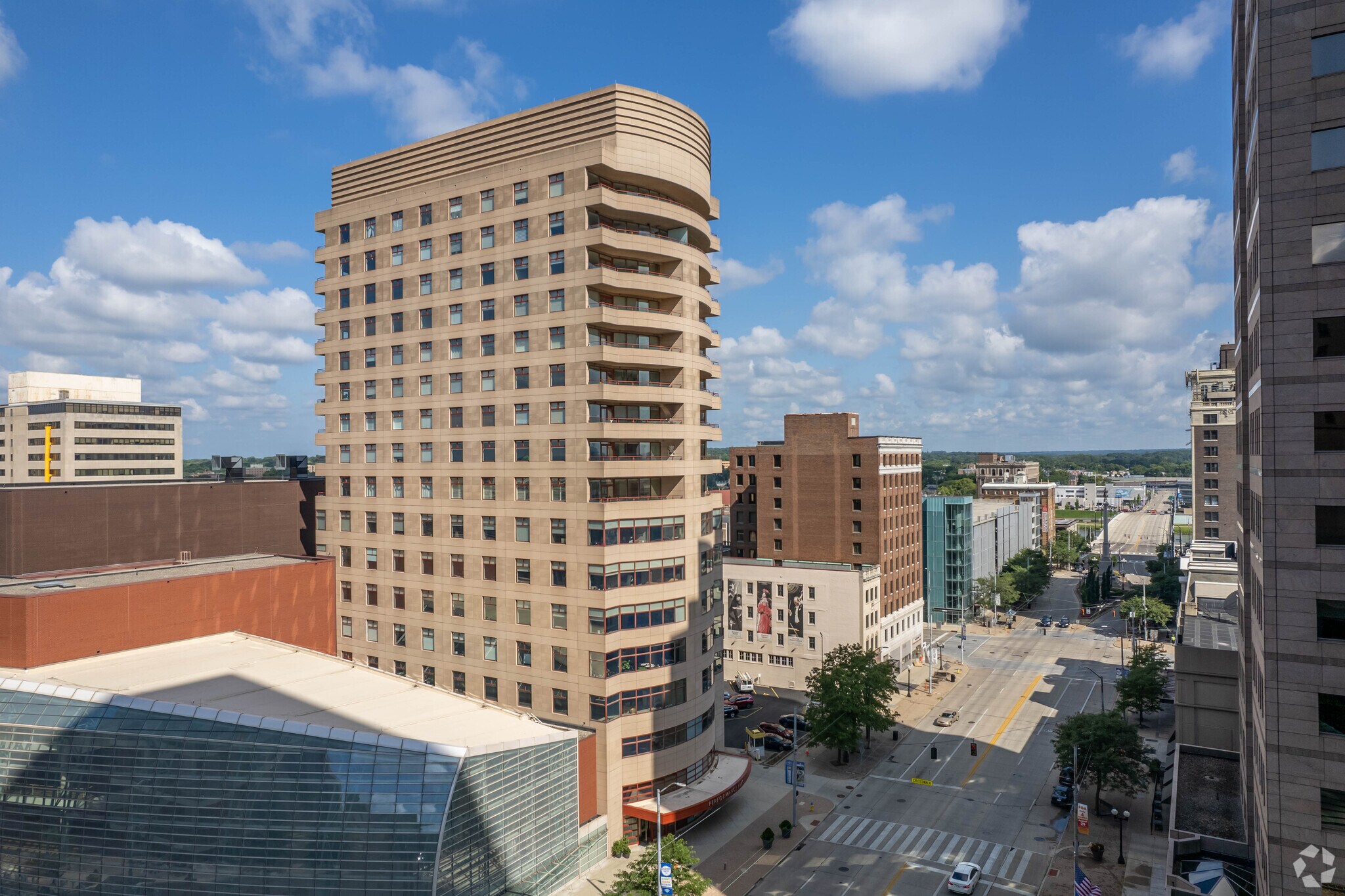 Multifamily in Dayton, OH for sale Primary Photo- Image 1 of 1