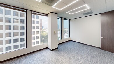 2100 West Loop South, Houston, TX for lease Interior Photo- Image 1 of 3