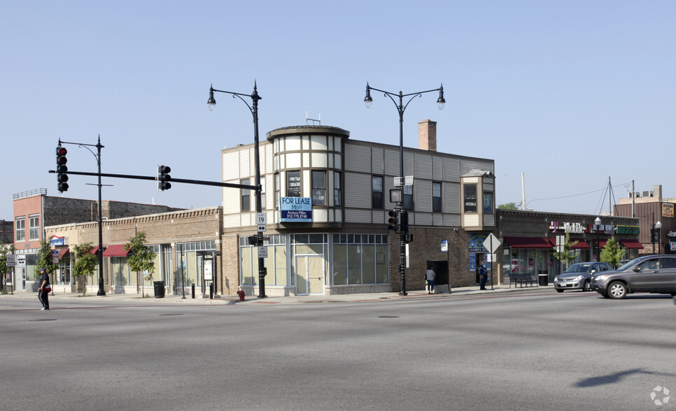 4801-4821 W Irving Park Rd, Chicago, IL for lease - Primary Photo - Image 3 of 27