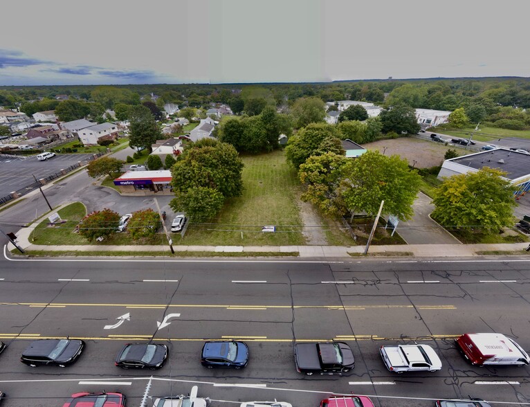 1836 5th Ave, Bay Shore, NY for lease - Aerial - Image 2 of 2